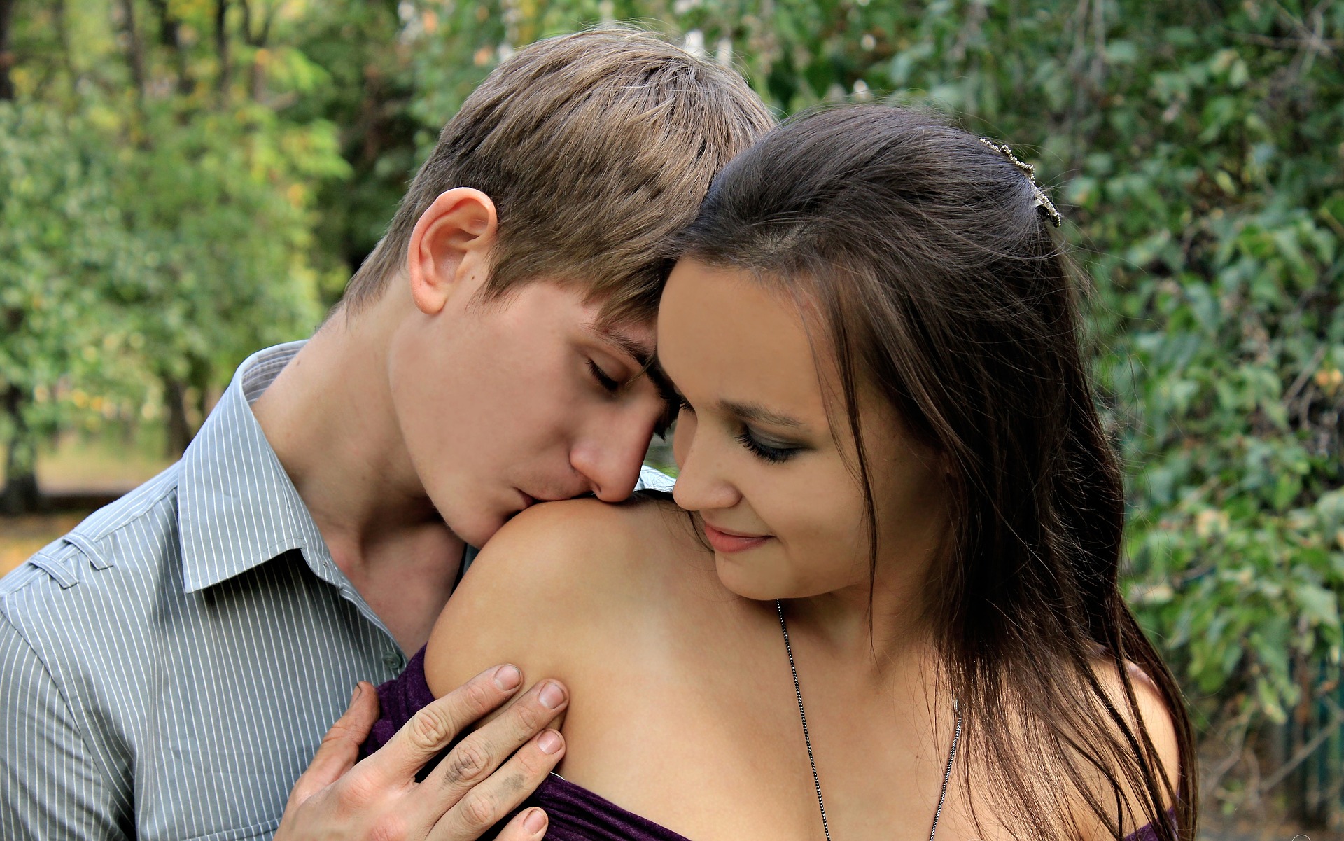 Young hot teen couple